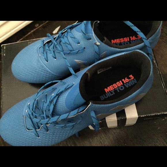 Messi soccer shoes size 8 - Picture 2 of 2